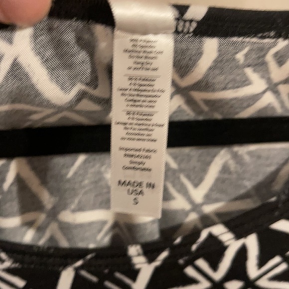 Lularoe Classic T top size small. - Picture 3 of 3